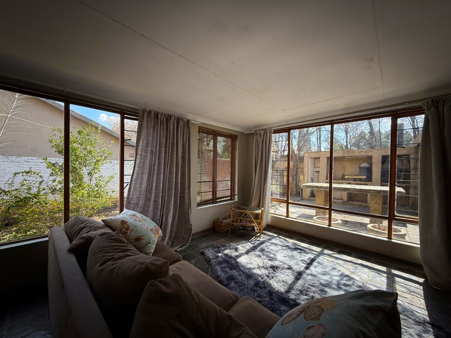 5 Bedroom Property for Sale in Van Der Hoff Park North West